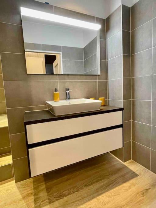 Apartment Studioappartement Mit Privatgarten In Ruhiger Wohnsiedlung