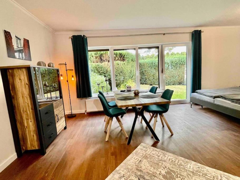 Studioappartement Mit Privatgarten In Ruhiger Wohnsiedlung Apartment Neumuenster