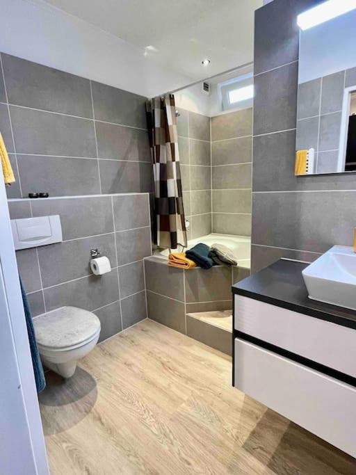 Apartment Studioappartement Mit Privatgarten In Ruhiger Wohnsiedlung *